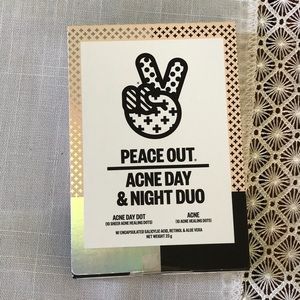 Peace out acne Day and night duo dots patches